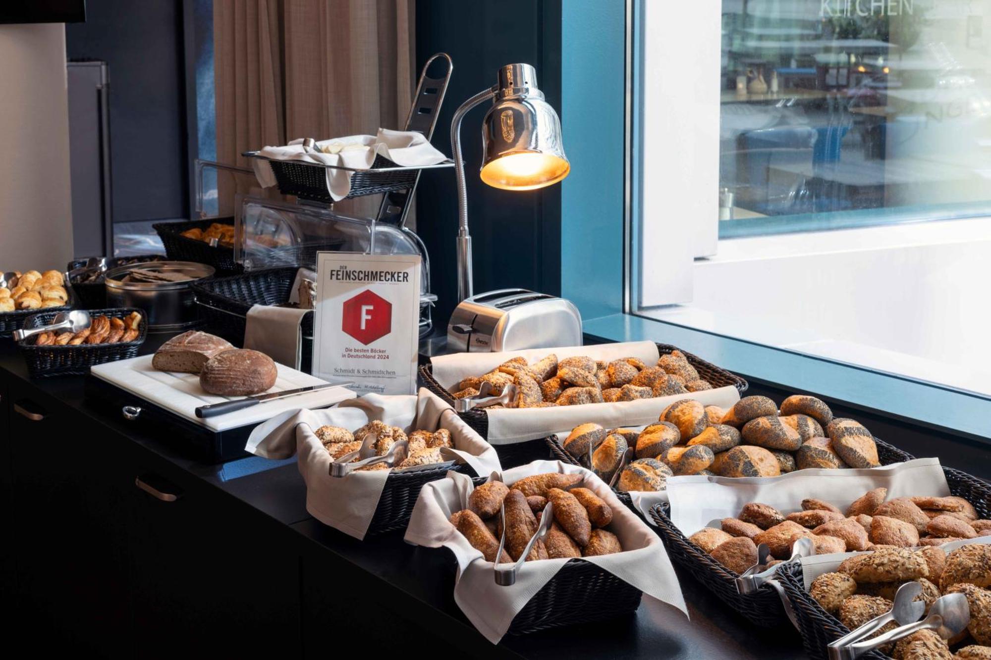 Scandic Hamburg Emporio Bagian luar foto